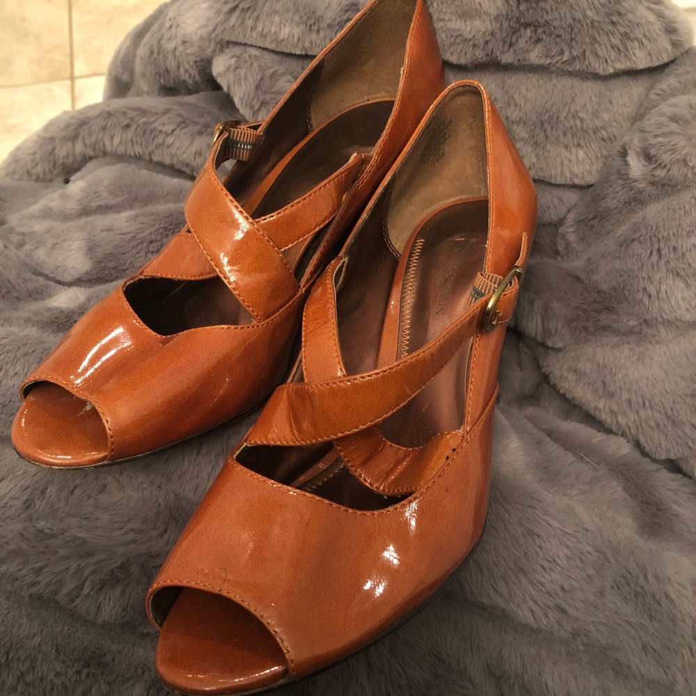 Anne Klein peep toes
